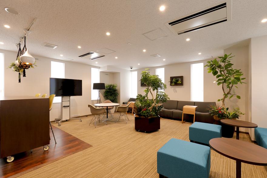 BUREX FIVEは「五感を潤しながら働く」という新しい発想で、新しいレンタルオフィスです。